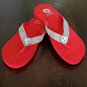 Sandals/thongs/flip flops